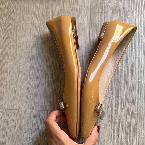 Coach Tan Flats with Gold Detail - Picture 6 of 10